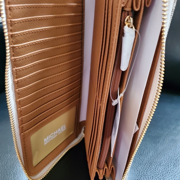 New Authentic Michael Kors Large Jet Set Wallet - Picture 6 of 14